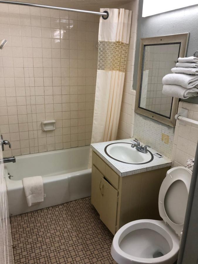 Budget Inn Kingsville Bagian luar foto